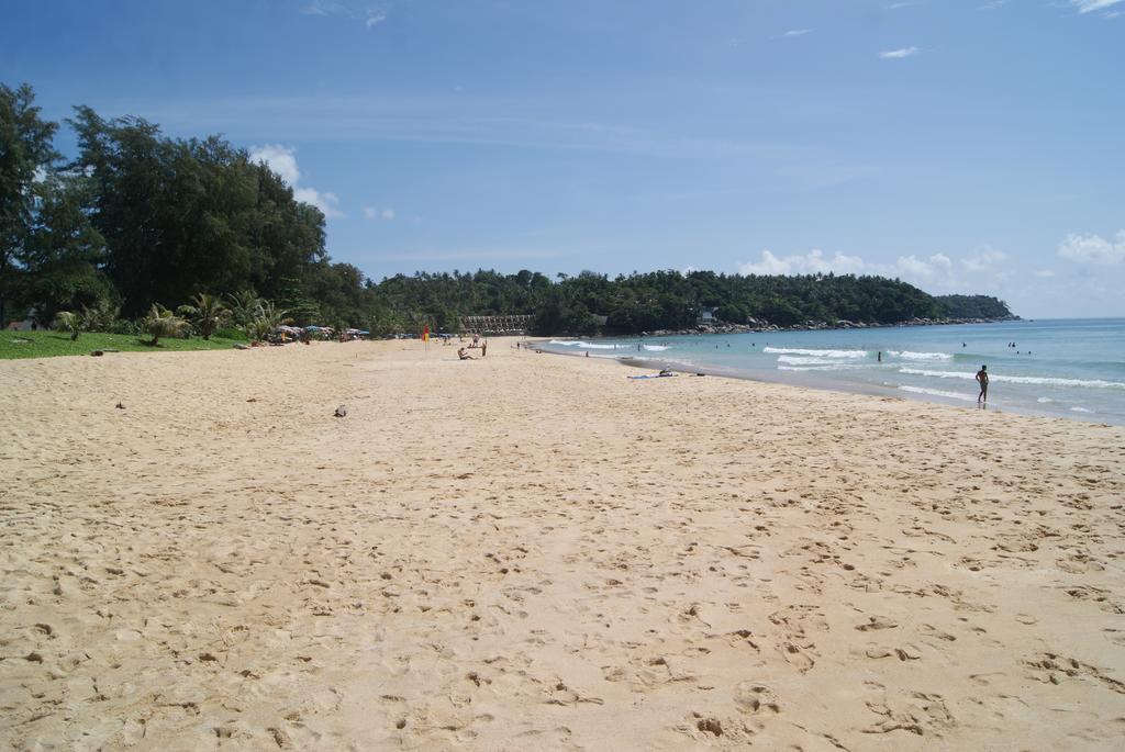 Pineapple Guesthouse Karon Bagian luar foto