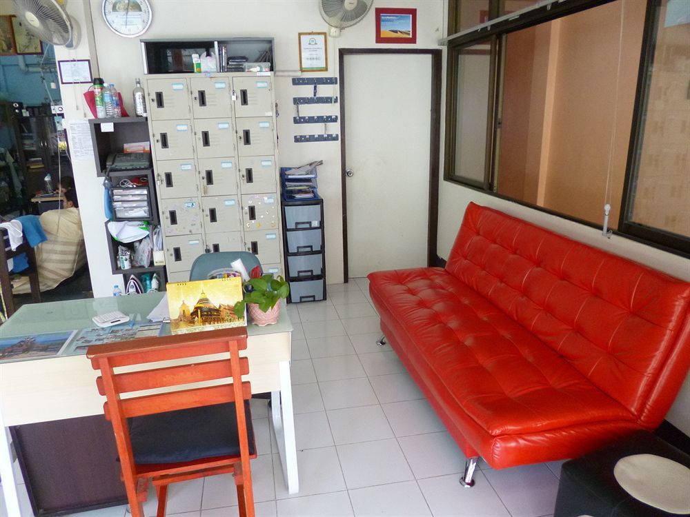 Pineapple Guesthouse Karon Bagian luar foto